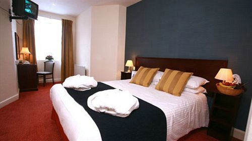 Huntly Arms Hotel أبوين المظهر الخارجي الصورة